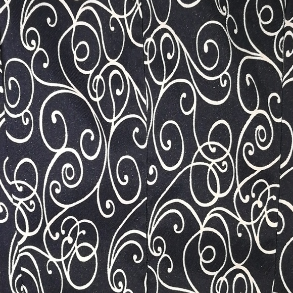 🖤Spiral Black Dress - Picture 5 of 8